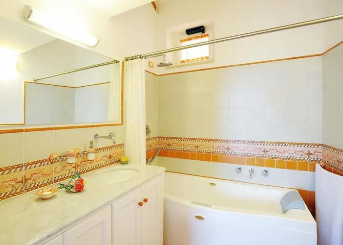 La Dolce - Romantic With Jacuzzi And Sea View